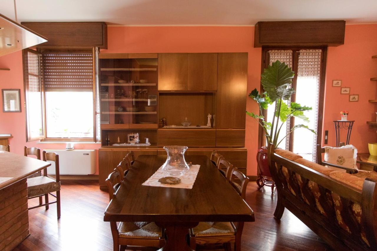 A Casa Di Anna, Elegant Flat In Cremona Apartment Bagian luar foto