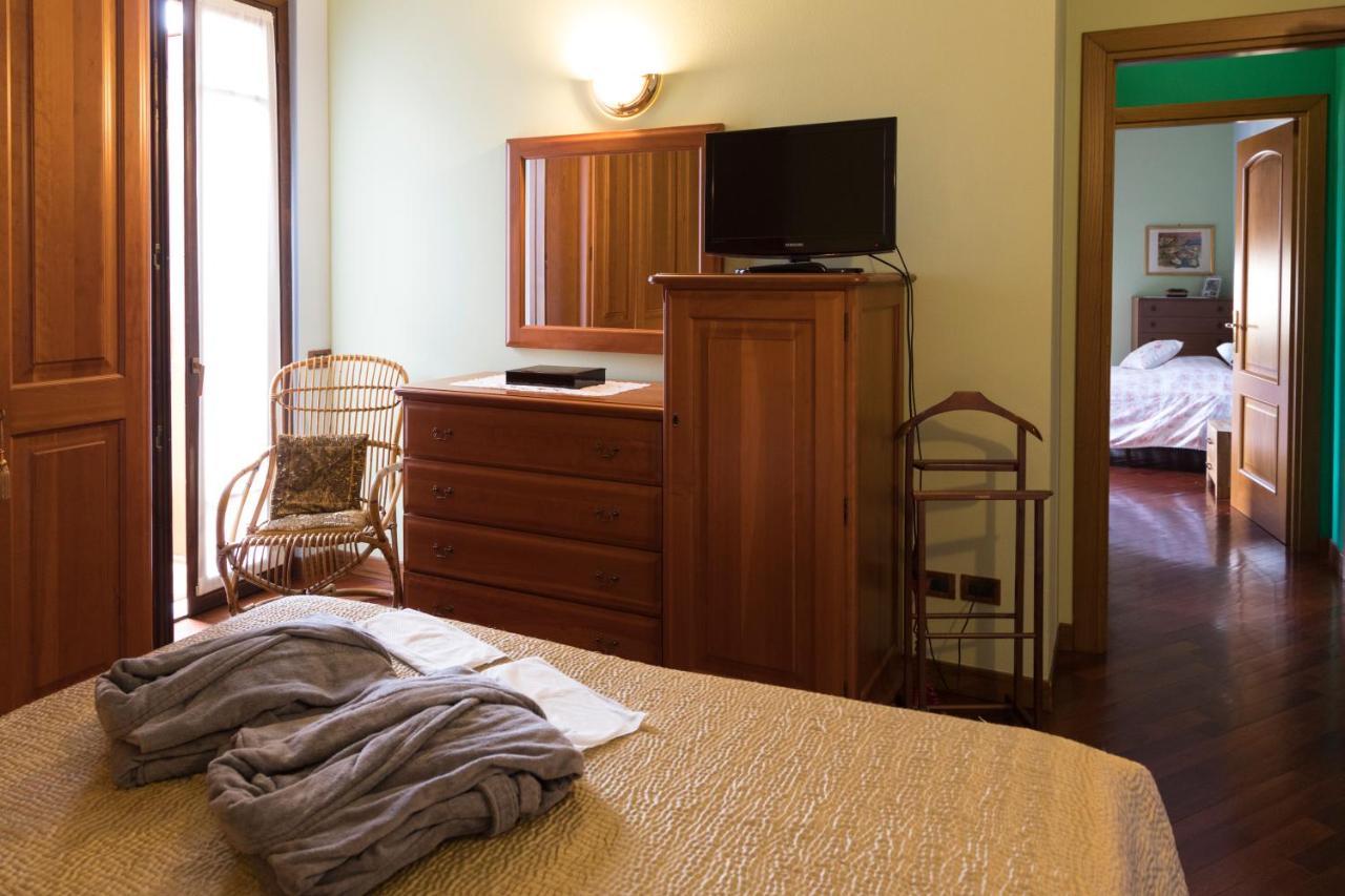 A Casa Di Anna, Elegant Flat In Cremona Apartment Bagian luar foto